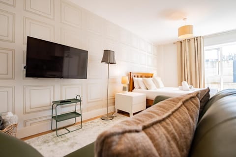 Communal lounge/ TV room, Living room