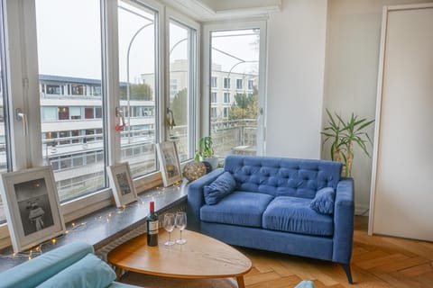 View (from property/room), Balcony/Terrace, Living room, Seating area