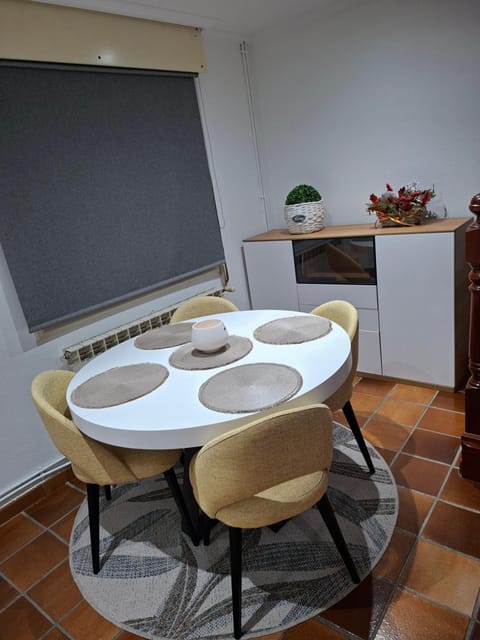 Casa Robleda, Piscina privada cubierta y Jacuzzi House in Vigo