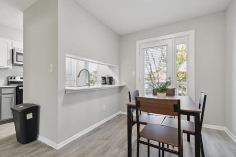 Halsten at Vinings 2106 Spacious 2Bd 15 Bth Apartment in Vinings