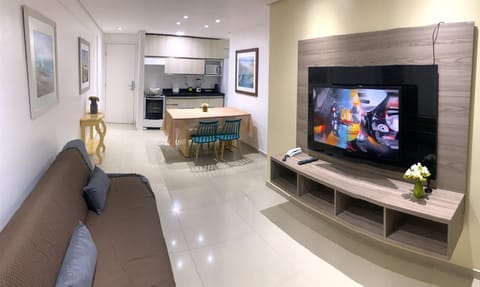 TV and multimedia, Kitchen or kitchenette, Living room