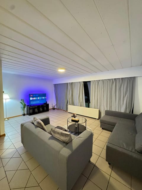 Appartement de Luxe Entièrement Rénové - Proche Aéroport de Bruxelles, Quartier Chic Apartment in Brussels