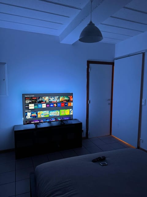 Appartement de Luxe Entièrement Rénové - Proche Aéroport de Bruxelles, Quartier Chic Apartment in Brussels