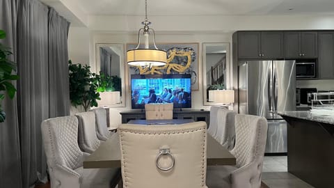 Living room, Dinner, air conditioner