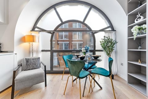 Property building, Living room, Seating area, Dining area