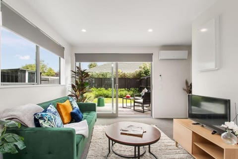Living room, Garden view