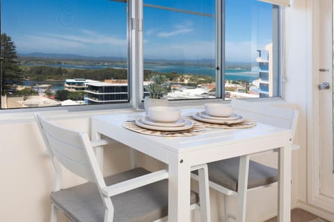 View (from property/room), Dining area, Sea view