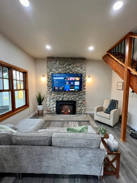 Forks Cedar House House in Forks