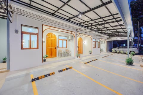 Bania 813 House Inn in Khuekkhak