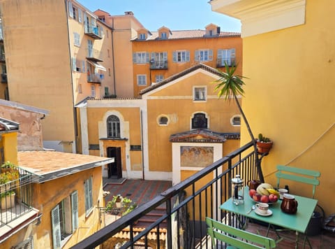 View (from property/room), Balcony/Terrace, Landmark view