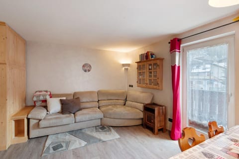 Appartamento Giulia Apartment in Canazei