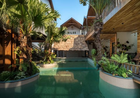 Property building, Pool view, Swimming pool, Swimming pool