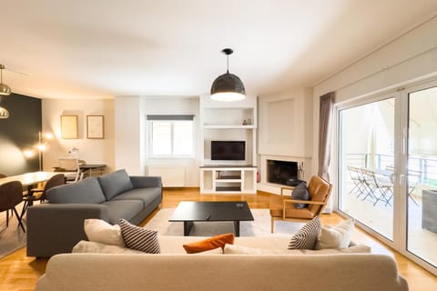 TV and multimedia, Living room, Seating area