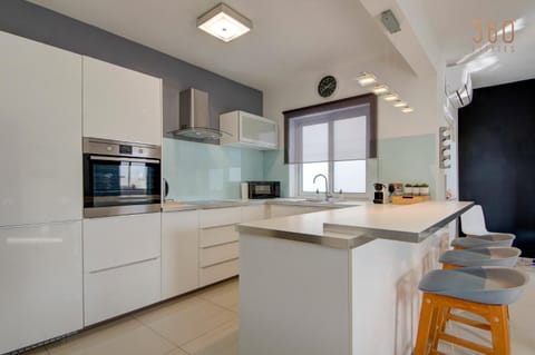 Kitchen or kitchenette, minibar, oven, pet friendly