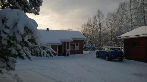 Facade/entrance, Winter