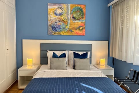 Bed, Decorative detail, Bedroom
