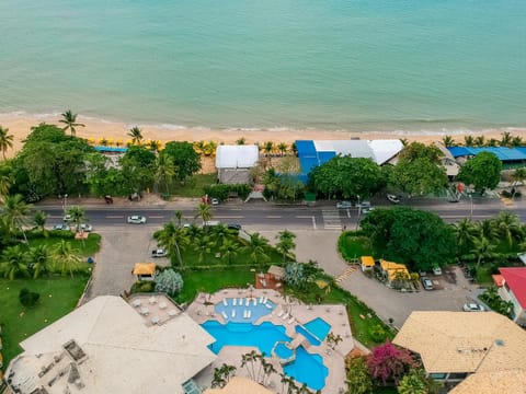 Bird's eye view, Location