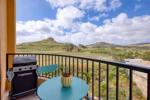 Patio, Day, Natural landscape, View (from property/room), Balcony/Terrace, Living room, Seating area, Dining area, Mountain view