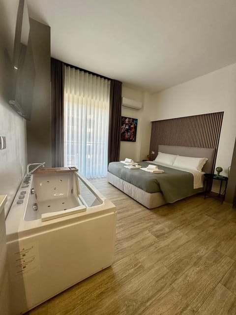 Hot Tub, TV and multimedia, Photo of the whole room, Bedroom