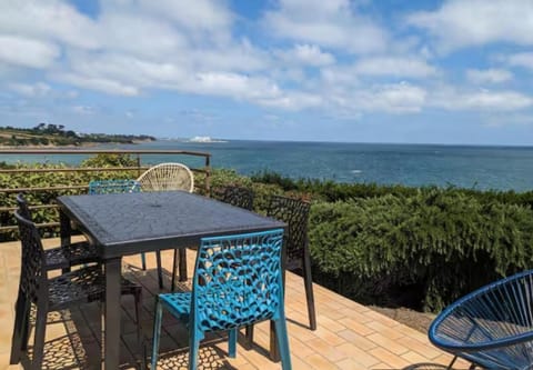 Patio, Day, Natural landscape, View (from property/room), Dining area, Sea view