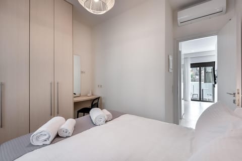 Bed, Photo of the whole room, Bedroom, towels, wardrobe, air conditioner