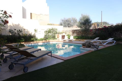 Day, Garden, Garden view, Pool view, Swimming pool, sunbed