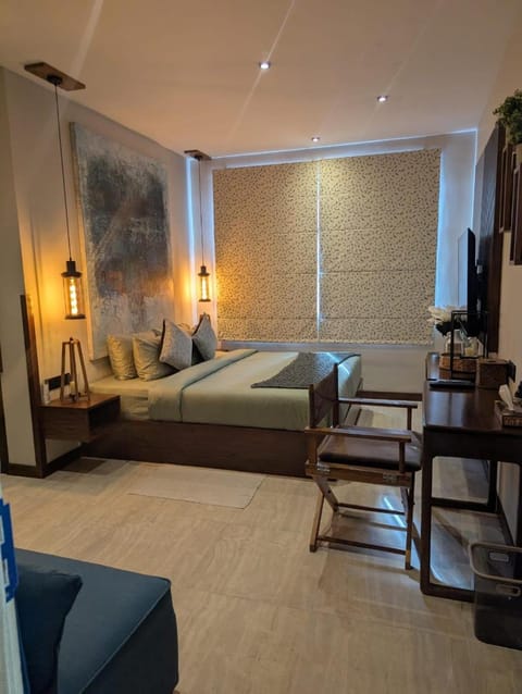 Bed, Photo of the whole room, Bedroom