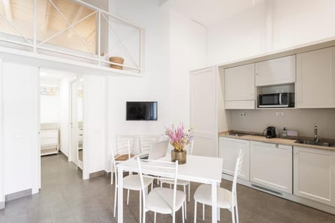 TV and multimedia, Kitchen or kitchenette, Dining area