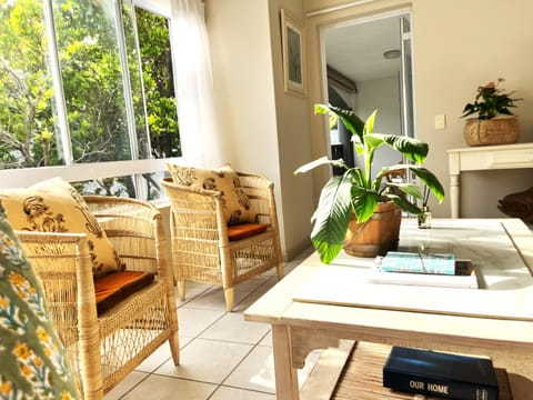 Ukhutula Plett - Spacious Central Self-Catering Apartment in Plettenberg Bay