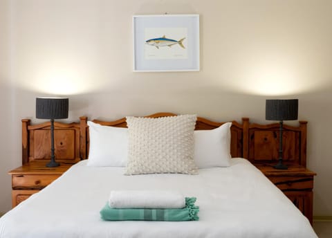 Ukhutula Plett - Spacious Central Self-Catering Apartment in Plettenberg Bay