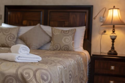 Queen Mary Luxury Rooms Split Apartment in Split