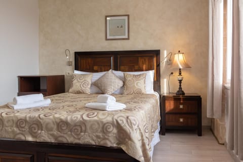 Queen Mary Luxury Rooms Split Apartment in Split