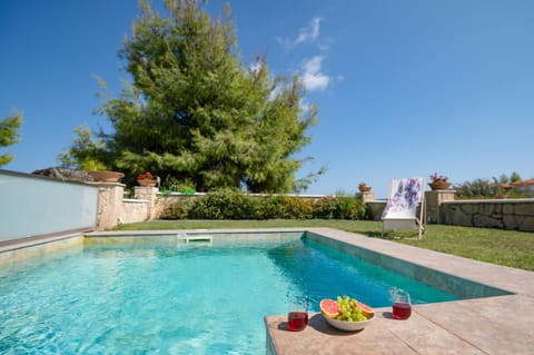 Day, Garden view, Pool view, Swimming pool, sunbed