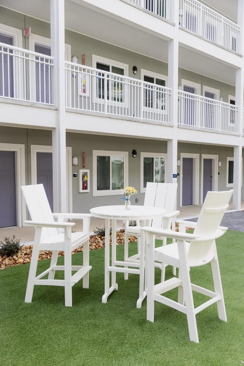 Property building, Patio, Day