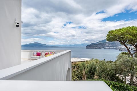 Day, Natural landscape, Balcony/Terrace, Mountain view, Sea view