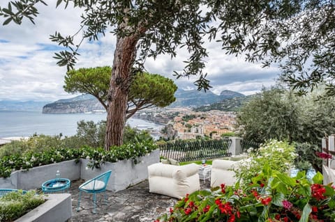 Day, Natural landscape, Garden, Solarium, Garden view, Mountain view, Sea view