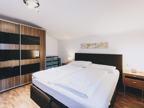 Bed, Bedroom, wardrobe