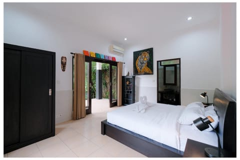 Bed, Photo of the whole room, Bedroom, wardrobe