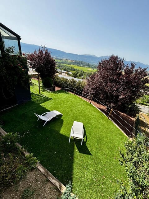 Day, Natural landscape, Garden, Garden view, sunbed