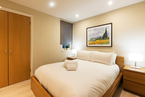 Bedroom, towels, wardrobe