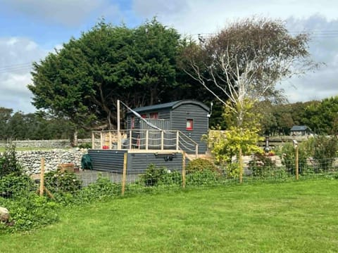 Ty'r Bugail - Shepherds Hut Campground/
RV Resort in Wales