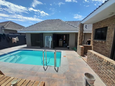 Swimming pool, Internal: Not applicable to any particular room