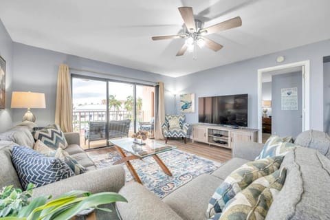 Reef Club Unit 201 IRB House in Indian Rocks Beach