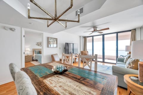 Crescent Beach Club 19C House in Sand Key