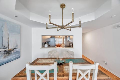 Crescent Beach Club 19C House in Sand Key