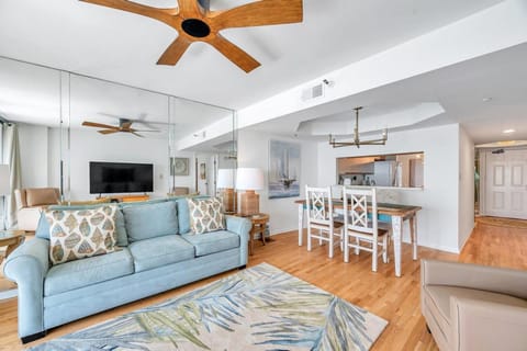 Crescent Beach Club 19C House in Sand Key