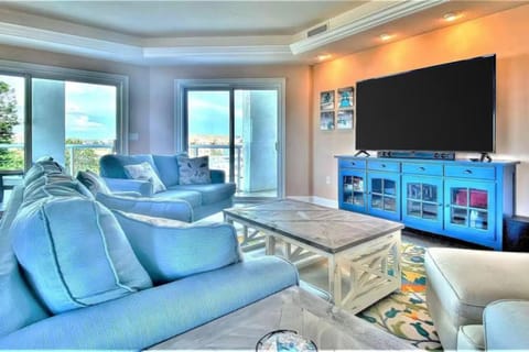 Private 3 bed 3.5 bath condo By the Beach House in Clearwater Beach