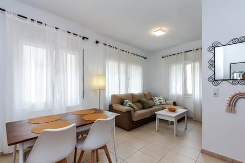 Living room, Seating area, Dining area