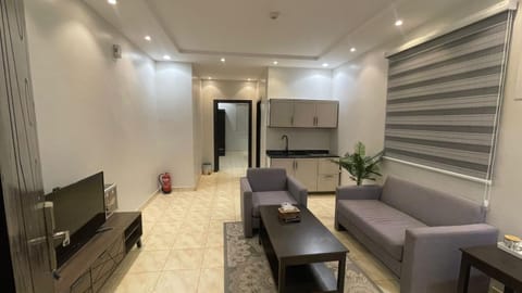 TV and multimedia, Kitchen or kitchenette, Living room, Seating area