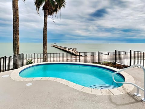 View (from property/room), Sea view, Swimming pool